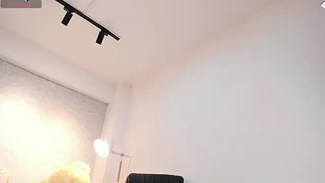 Snapshot of lily_cash1 chatting on 01/15/26, 01:58 lily cash1 online show from 01/15/26, 01:58