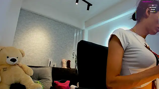 lily cash1 online show from 03/25/26, 11:20