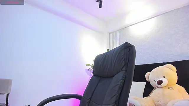 lily cash1 online show from 11/28/25, 02:17