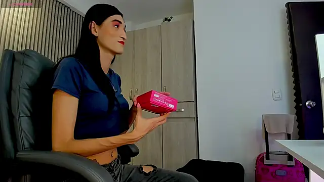 lily cash1 online show from 11/11/25, 07:08