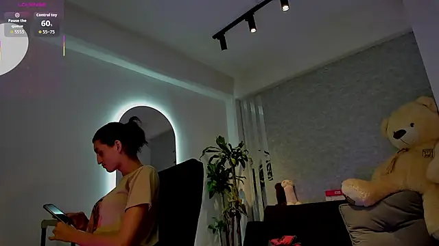 lily cash1 online show from 04/15/26, 07:58