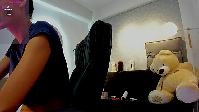 lily cash1 online show from 03/12/26, 12:09