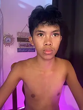 Snapshot of urcumjp chatting on 11/30/25, 04:08 urcumjp online show from 11/30/25, 04:08