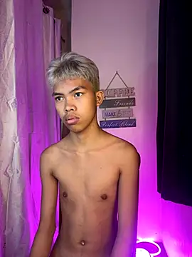 Snapshot of urcumjp chatting on 12/19/25, 12:25 urcumjp online show from 12/19/25, 12:25