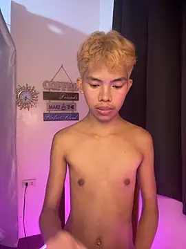 Snapshot of urcumjp chatting on 11/24/25, 12:16 urcumjp online show from 11/24/25, 12:16