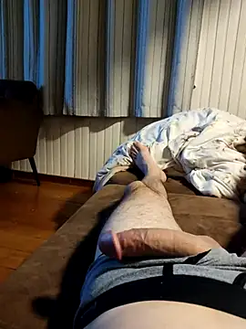 Gustavo198045 online show from 12/19/25, 03:54