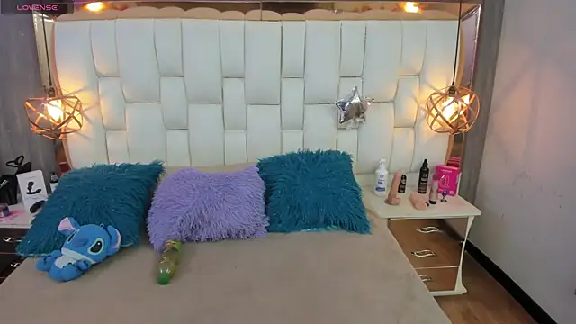 Foxxy Doll online show from 04/10/26, 02:57