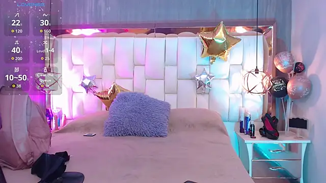 Foxxy Doll online show from 11/08/25, 04:32