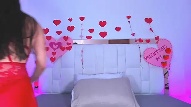 ZoeBarnett online show from 02/18/26, 06:04