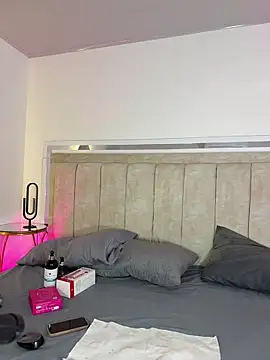 ZoeBarnett online show from 12/05/25, 06:50