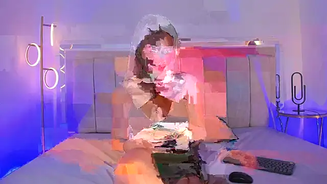 ZoeBarnett online show from 10/31/25, 06:37