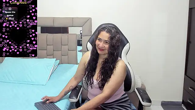 Snapshot of gabrielaponce11 chatting on 05/06/26, 02:43 gabrielaponce11 online show from 05/06/26, 02:43