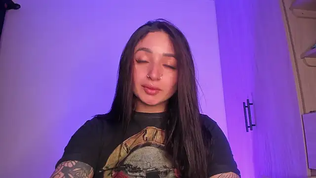 Snapshot of scarlett_Collinss chatting on 05/25/26, 11:36 scarlett Collinss online show from 05/25/26, 11:36