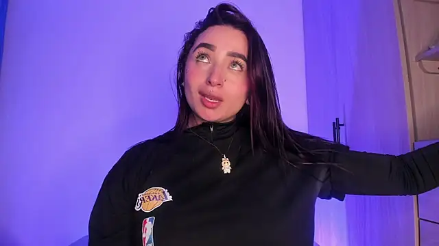 scarlett Collinss online show from 11/19/25, 05:07