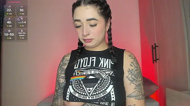 Snapshot of scarlett_Collinss chatting on 05/11/26, 12:06 scarlett Collinss online show from 05/11/26, 12:06
