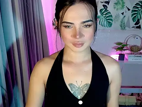 Snapshot of _SexyButterfly chatting on 10/10/25, 10:16 SexyButterfly online show from 10/10/25, 10:16