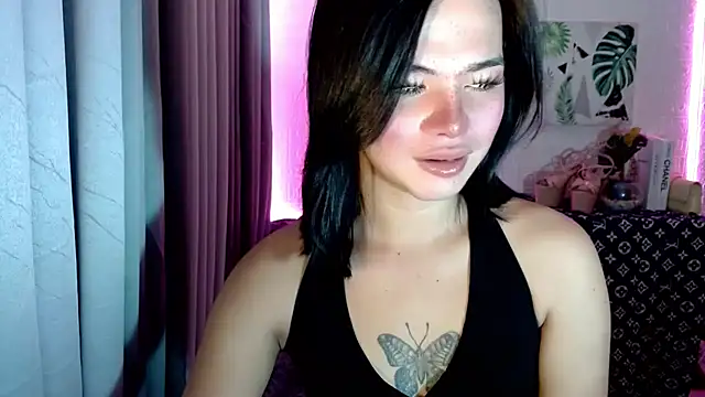 Snapshot of _SexyButterfly chatting on 10/12/25, 05:31 SexyButterfly online show from 10/12/25, 05:31