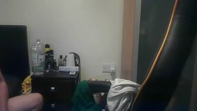 LondonMan1988 online show from 11/15/25, 08:02