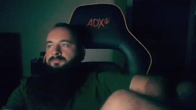 LondonMan1988 online show from 10/30/25, 06:49