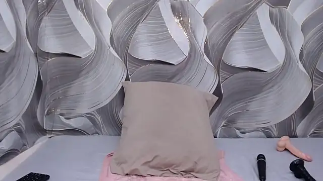 GlowGoddessxx online show from 05/23/26, 05:56