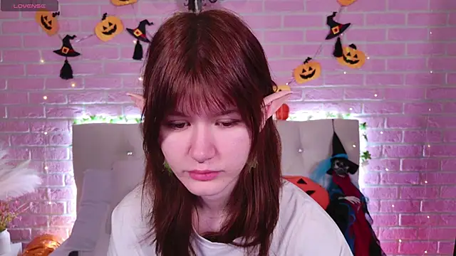 Aria Vox online show from 10/25/25, 03:49