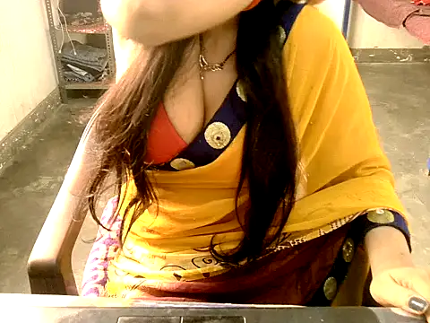 Snapshot of RIYA_SOOD chatting on 10/22/25, 07:19 RIYA SOOD online show from 10/22/25, 07:19