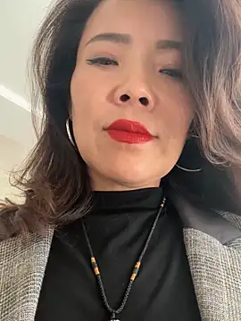 anna yngs online show from 10/06/25, 01:51