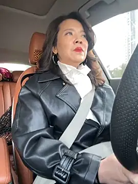 anna yngs online show from 11/01/25, 07:57