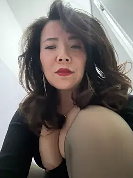 anna yngs online show from 11/09/25, 12:20