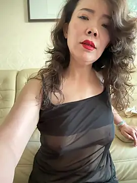 Snapshot of anna_yngs chatting on 06/27/26, 03:23 anna yngs online show from 06/27/26, 03:23