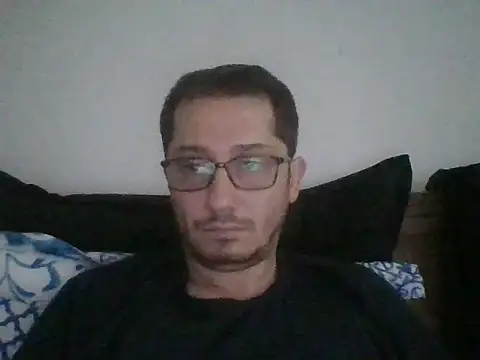 Snapshot of ceyn9674 chatting on 11/29/25, 09:09 ceyn9674 online show from 11/29/25, 09:09