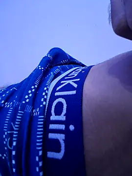 elmani4 online show from 10/08/25, 10:54