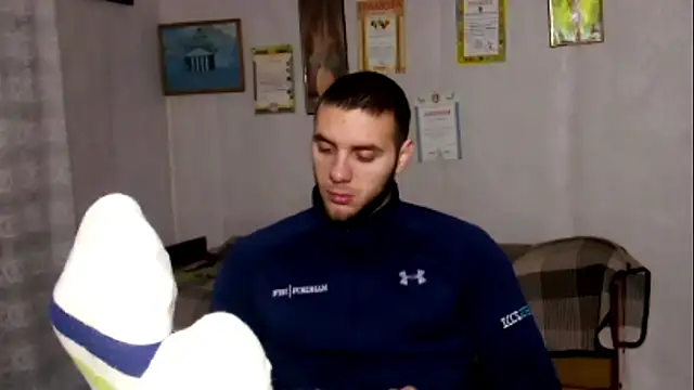 Jordan1Dior online show from 11/30/25, 07:31