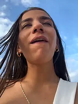 -juicy  online show from 11/03/25, 09:40