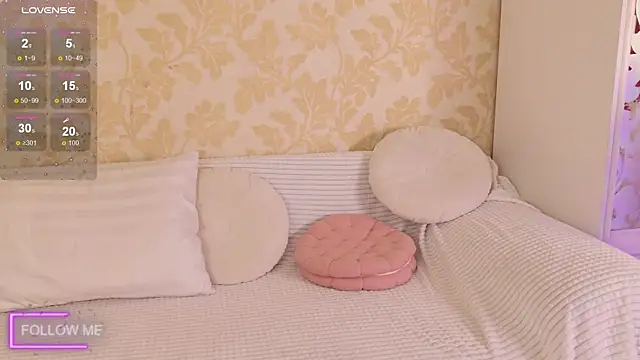 Angell Wild online show from 11/04/25, 01:04