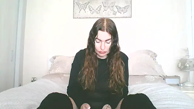 EllaKent online show from 04/14/26, 09:14