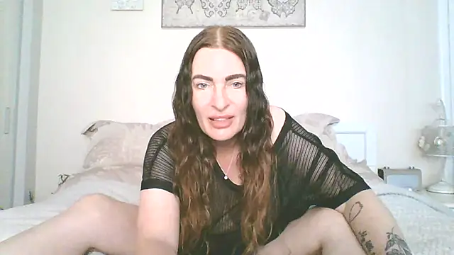 Snapshot of EllaKent chatting on 06/30/26, 02:39 EllaKent online show from 06/30/26, 02:39