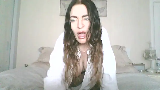 EllaKent online show from 02/08/26, 09:29