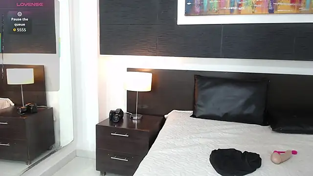 VioletLux online show from 11/22/25, 07:46