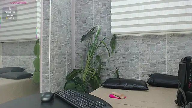 VioletLux online show from 11/04/25, 07:39