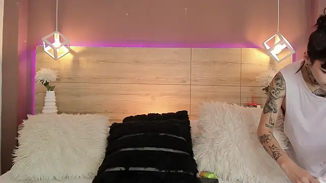 aa lunit online show from 12/15/25, 01:17