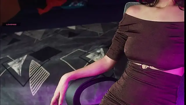 NidhiChandra online show from 09/10/25, 11:42