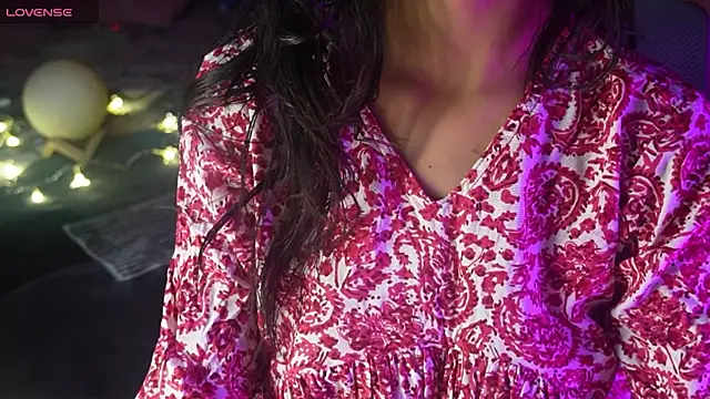 NidhiChandra online show from 11/03/25, 11:14