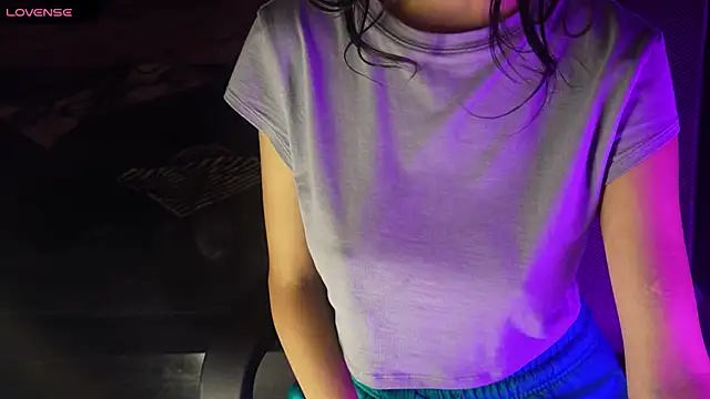 NidhiChandra online show from 11/12/25, 10:52