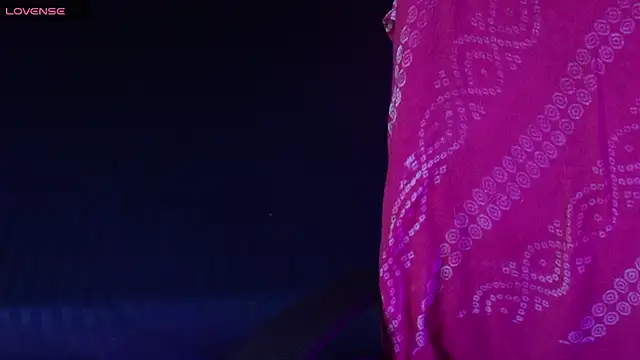 NidhiChandra online show from 10/16/25, 09:50