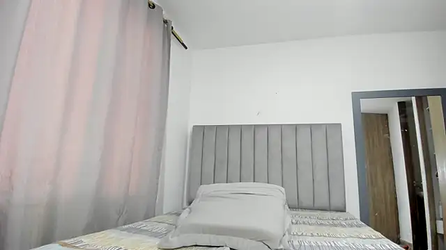 Snapshot of sarita_mature chatting on 11/29/25, 11:32 sarita mature online show from 11/29/25, 11:32