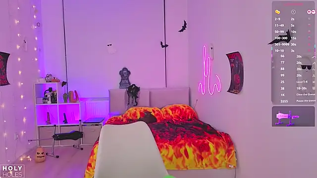 bananasgirl online show from 10/31/25, 05:31