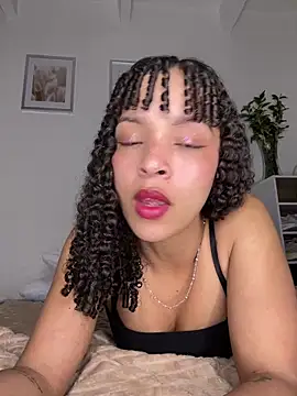 Snapshot of Yasmin777_ chatting on 06/11/26, 01:27 Yasmin777 online show from 06/11/26, 01:27