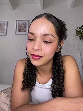 Snapshot of Yasmin777_ chatting on 07/15/26, 06:26 Yasmin777 online show from 07/15/26, 06:26