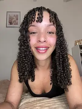 Yasmin777  online show from 04/06/26, 01:56